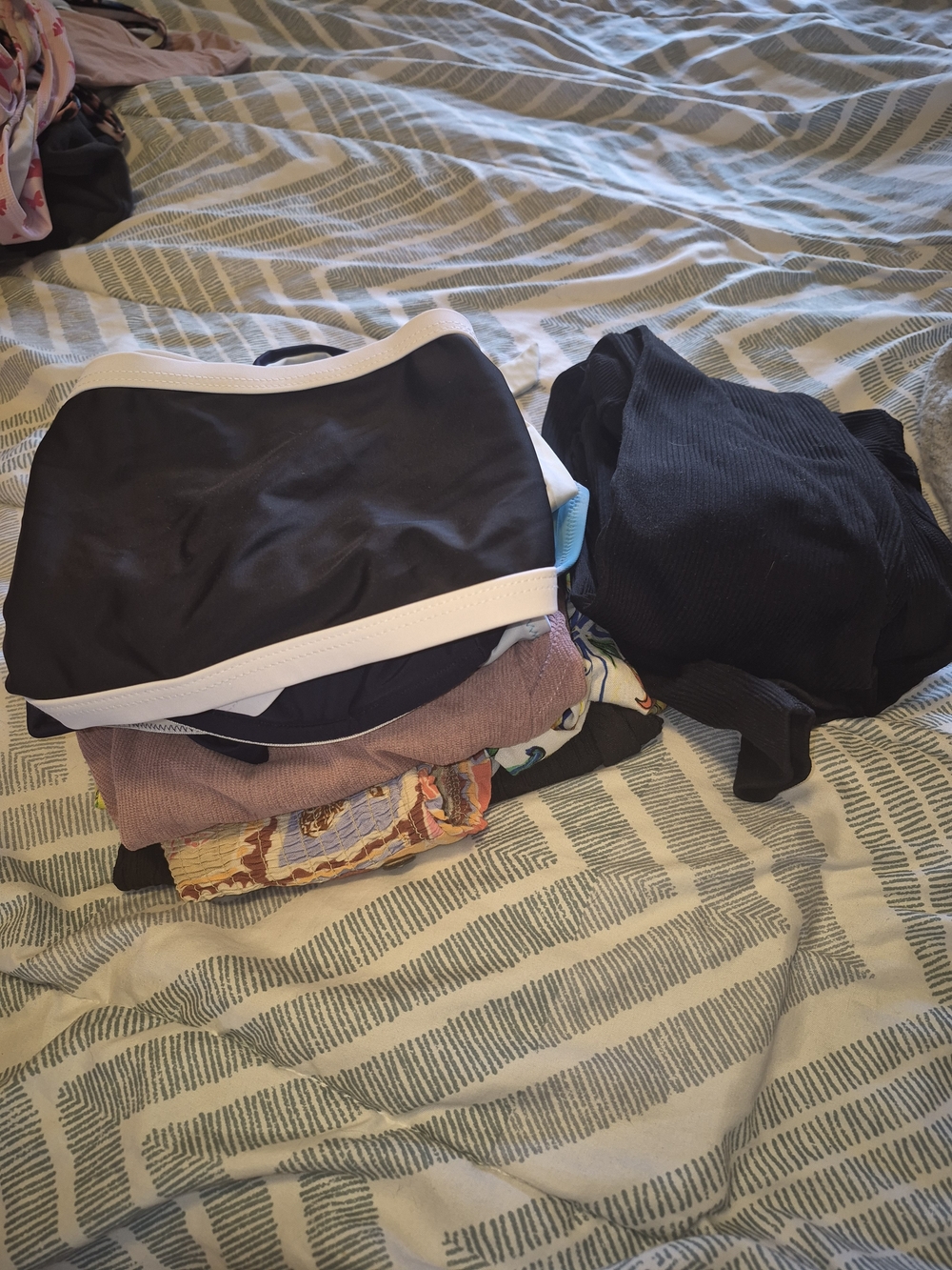 Clothes Bundle - Size Small